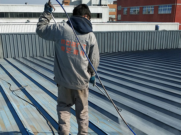 蜜桃网站在线观看房頂用了四年生鏽了怎麽辦