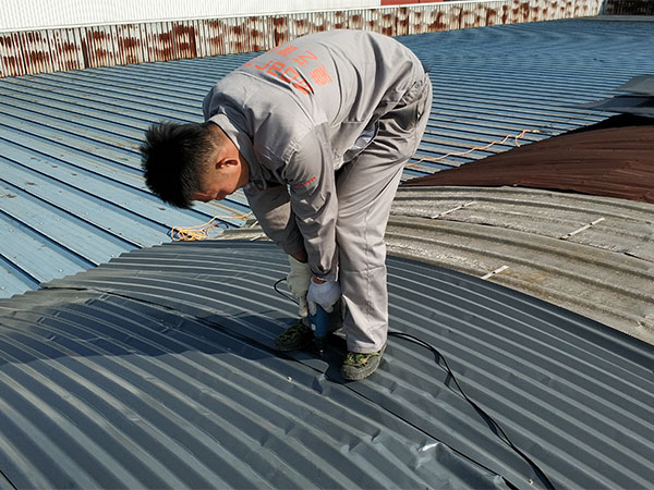 蜜桃网站在线观看金屬屋麵生鏽漏水怎麽辦